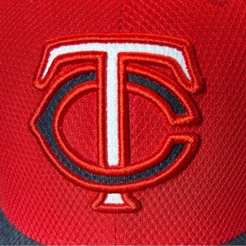 Minnesota Twins ball cap Lg—XL. Stretch